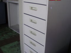 二手設(shè)備市場(chǎng)解析 辦公、餐飲與儀器儀表的投資與選購(gòu)指南